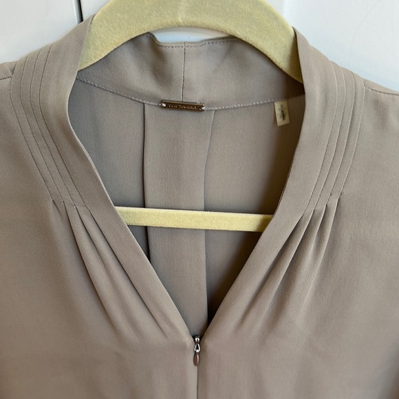Elie Tahari Gray Mandarin Collar Blouse Size M - Picture 2 of 7